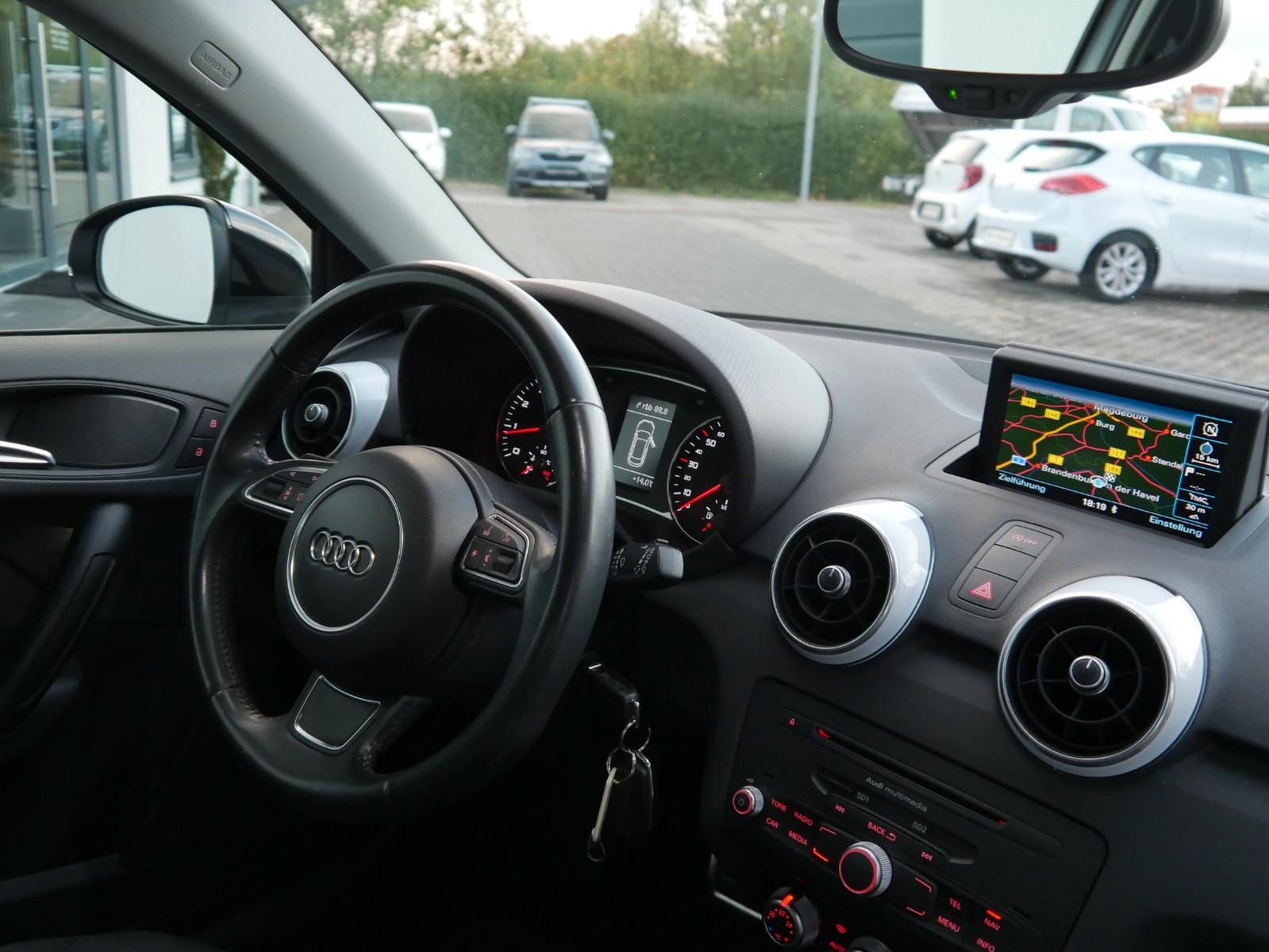 Audi A1 Sportback 1.4 TFSI S-tronic S-Line Xenon Navi