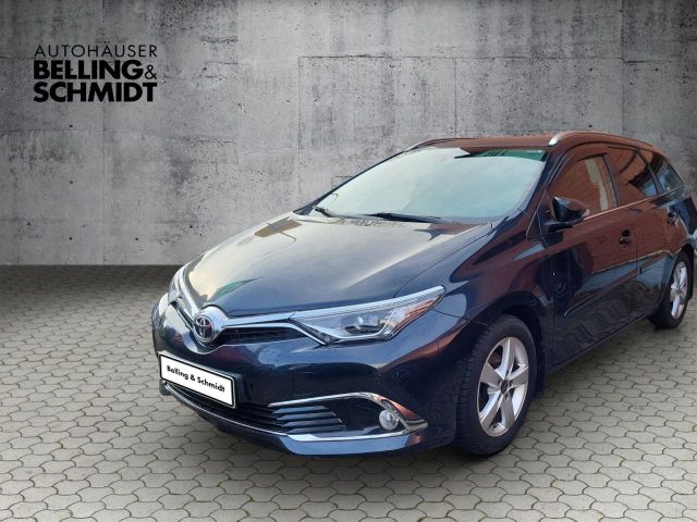 Auris 1.6 D-4D Executive Touring Sports