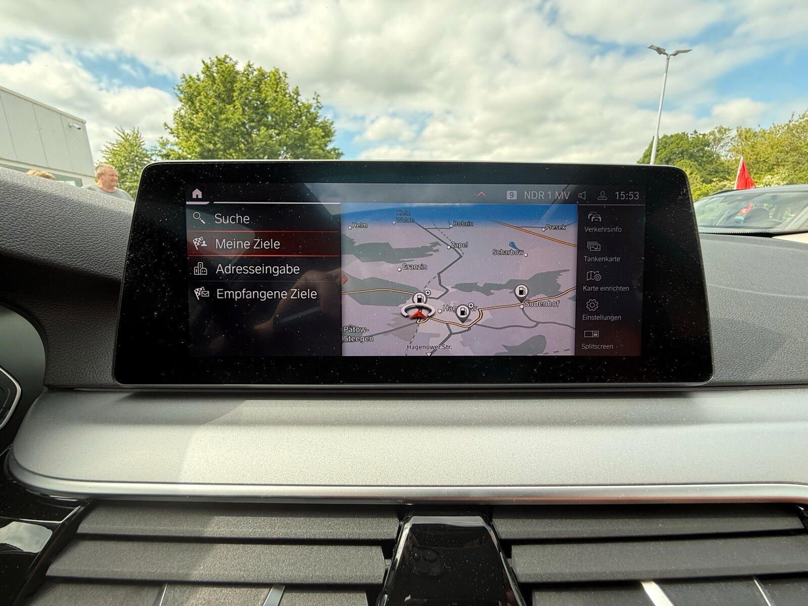 BMW 5er - 530 d Mild Hybrid PANO Leder AHK NAVI LED 