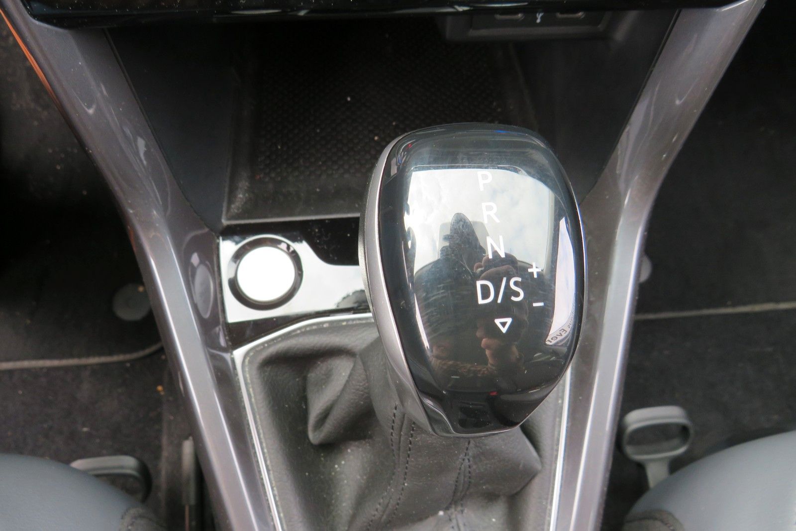 Fahrzeugabbildung Volkswagen T-Cross Highline DSG ACC NAVI AHK APP 1.HAND