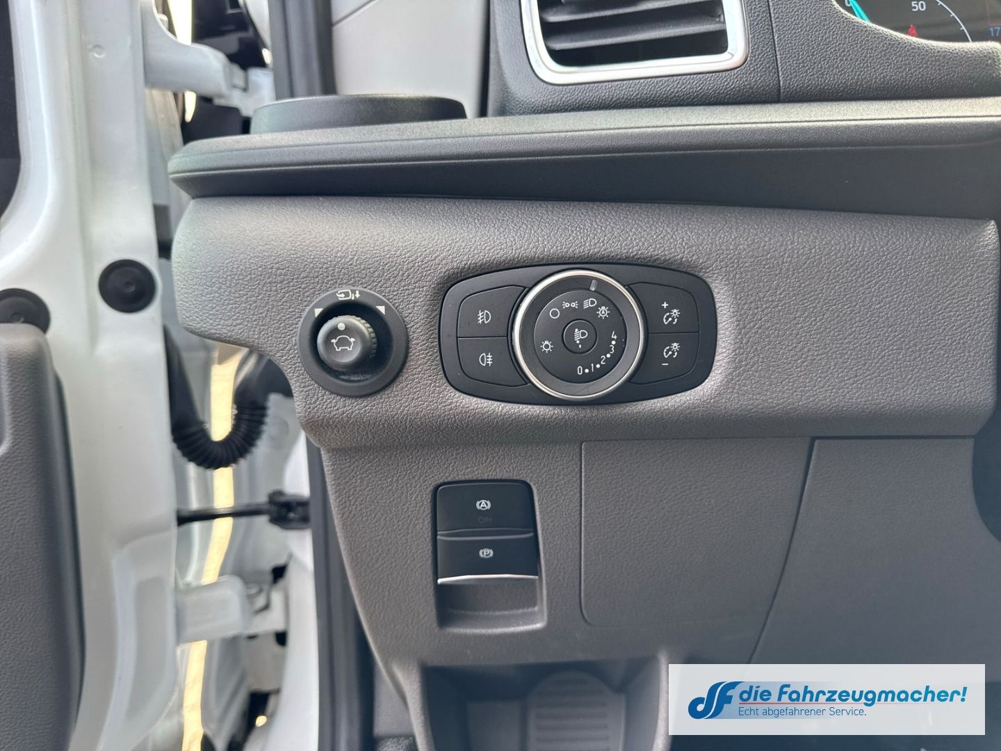Fahrzeugabbildung Ford Transit Kasten E 350 L3 Trend Navi 360 Kamera AC
