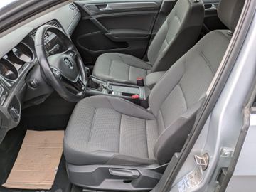 Volkswagen Golf - 5