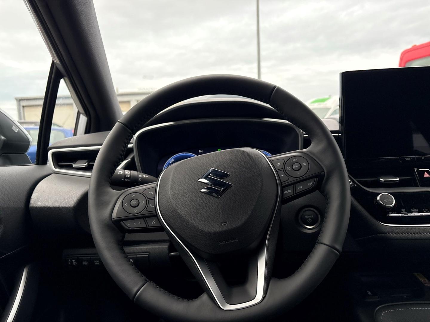 Suzuki Swace 1.8 Hybrid Comfort+ Navi Digitales Cockpit
