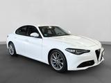 Alfa Romeo Giulia Super  *Xenon*Keyless*SHZ*PDC*Temp*2.Hand - Alfa Romeo Giulia: Limousine, Super