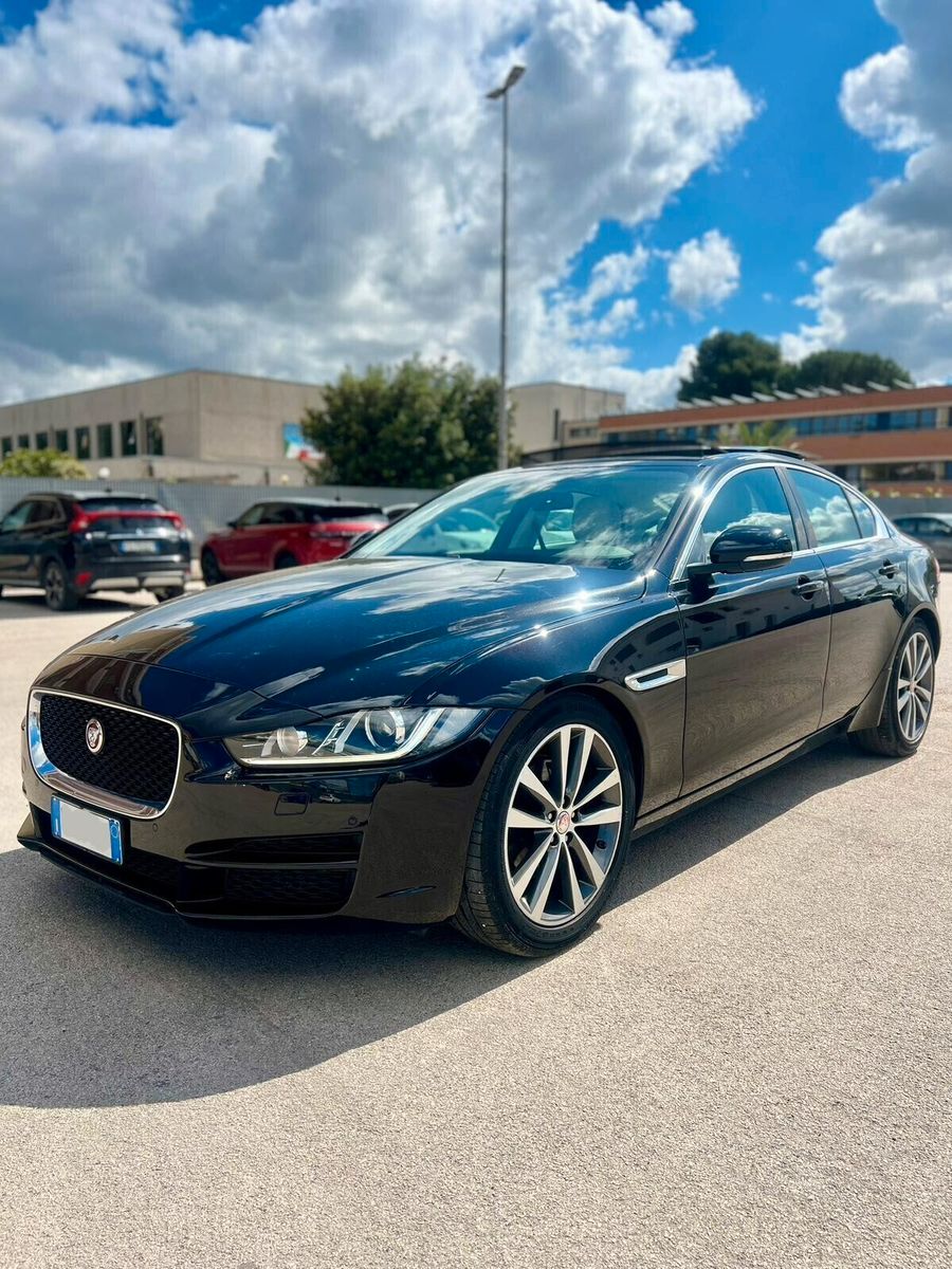 JAGUAR XE