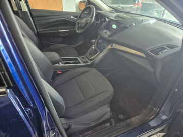 Ford Kuga - 10