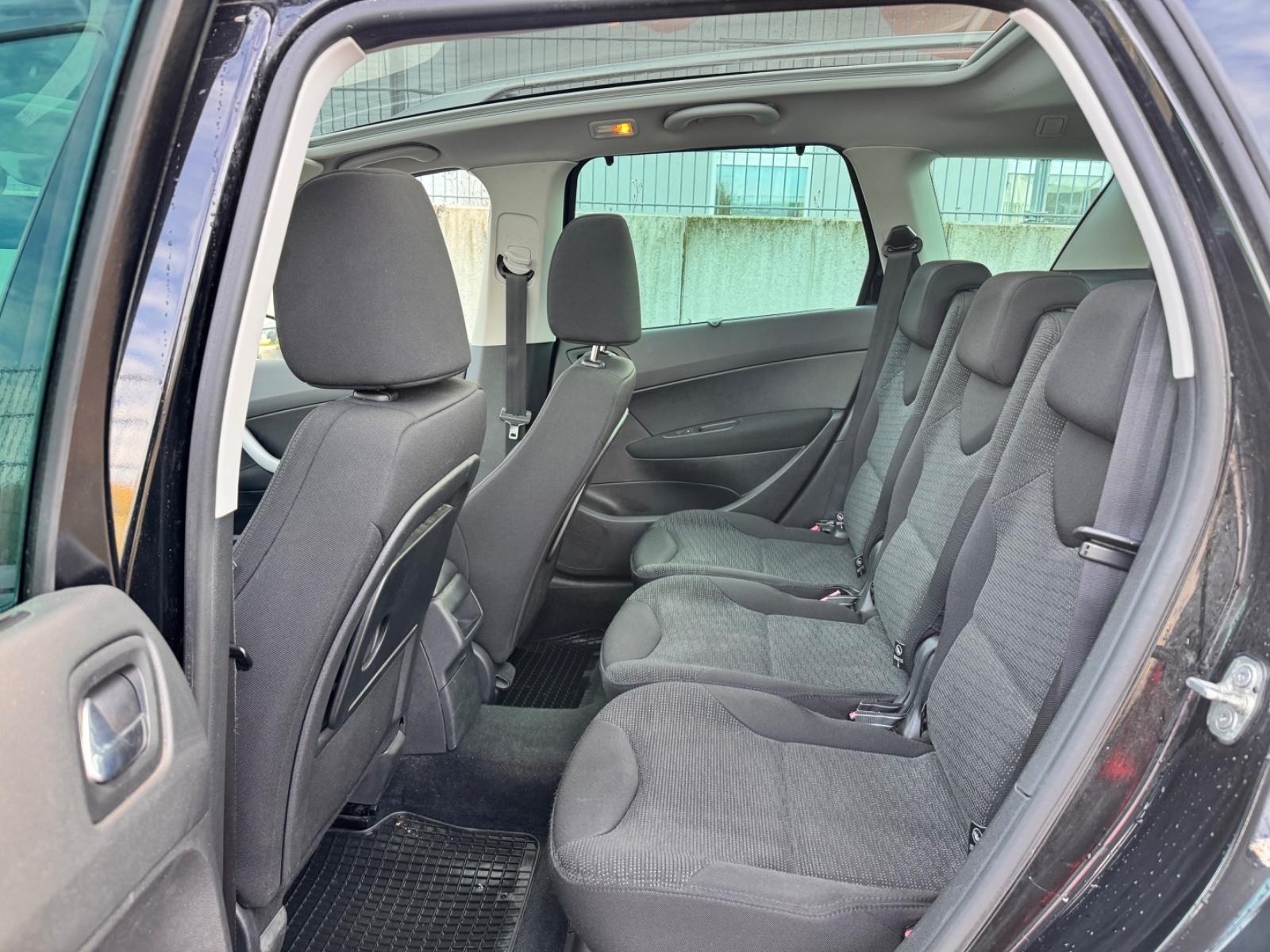 Peugeot 308 2010 — photo 24