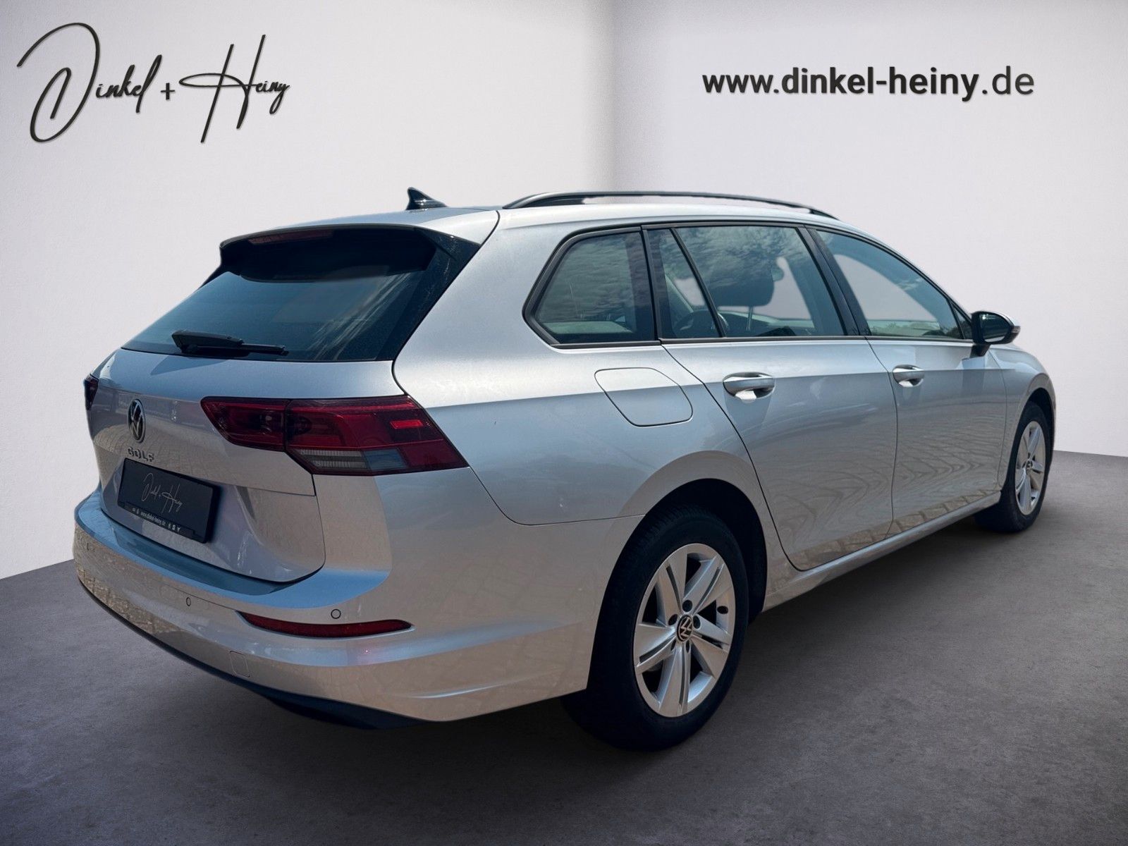 Fahrzeugabbildung Volkswagen Golf VIII Variant Life 1.0 TSI