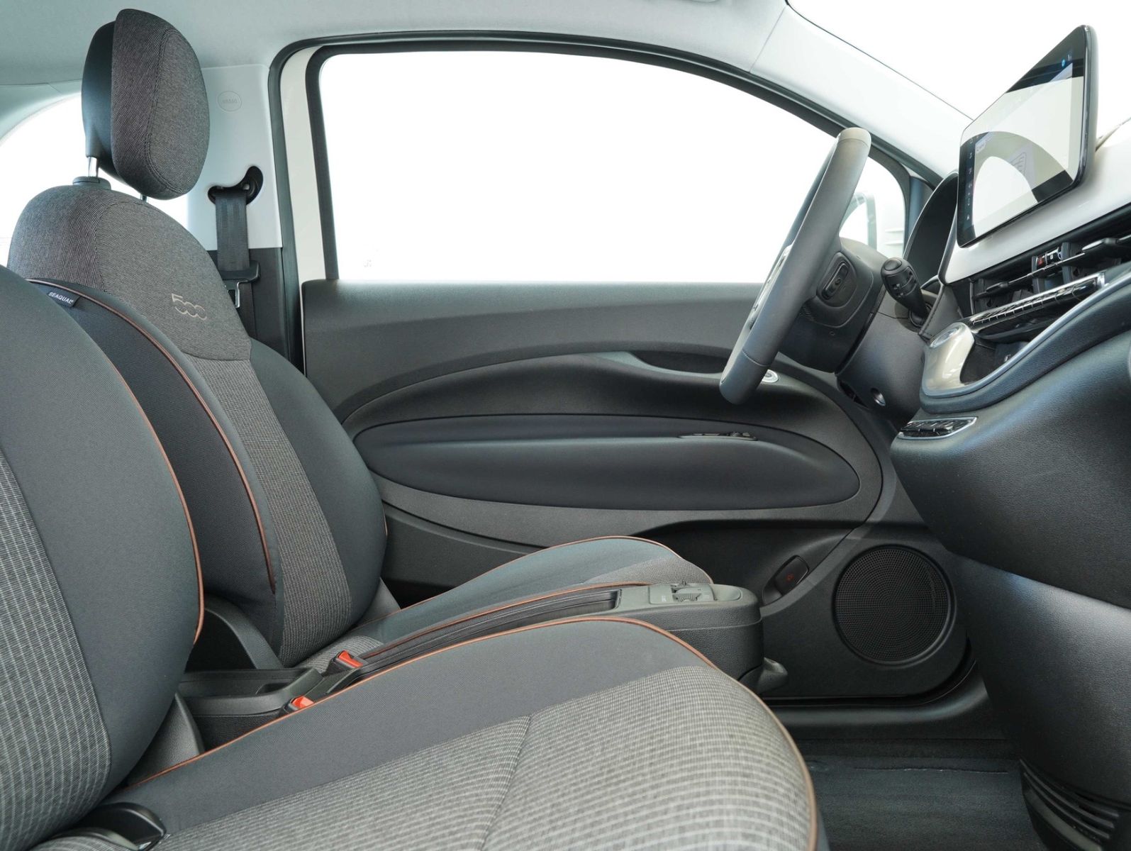 Fahrzeugabbildung Fiat 500e Icon 87KW/42kWh/DC-LADEN/NAVI/KAMERA