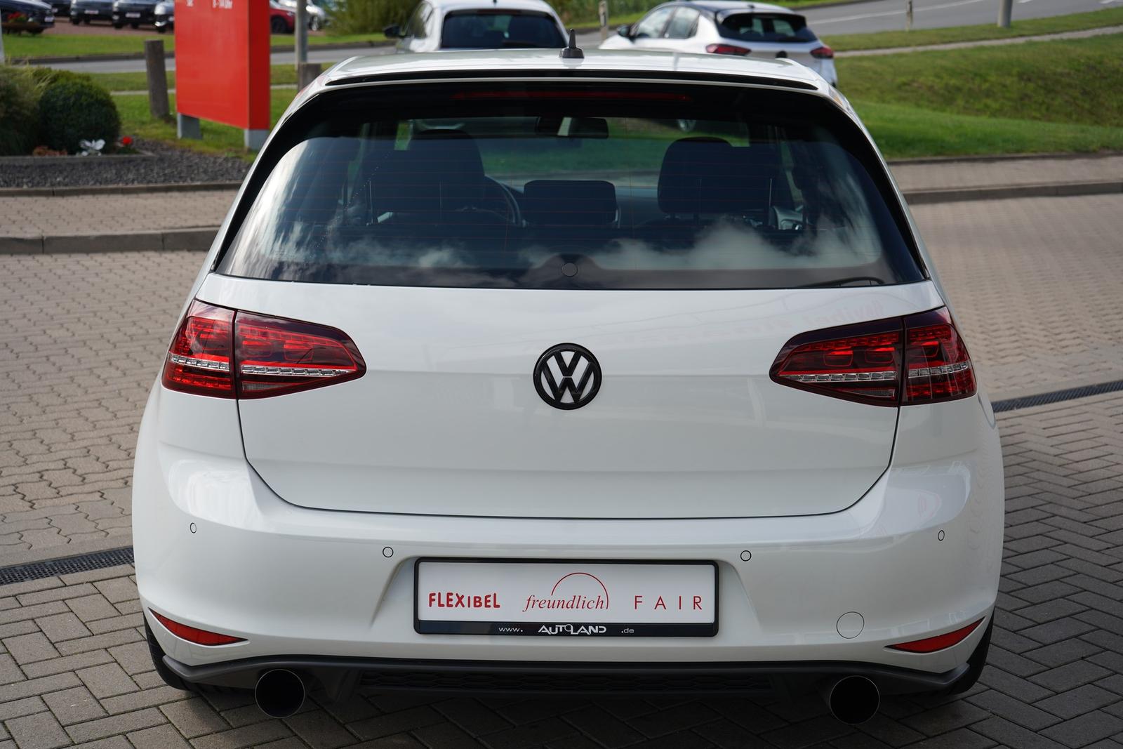 Volkswagen Golf VII 2.0 GTI Sitzheizung Klimaaut. PDC AHK