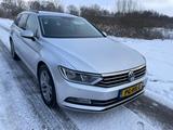 Volkswagen Passat 2.0 TDI Business Edition R - Volkswagen Passat: Edition
