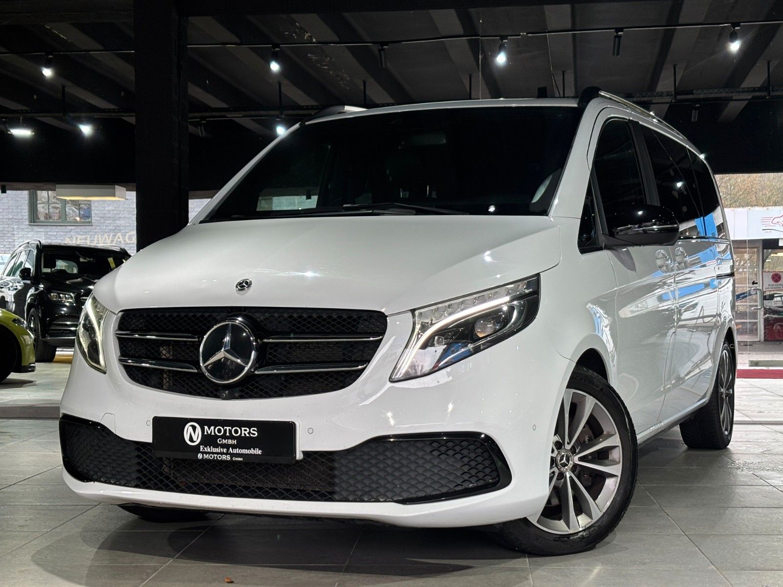 Fahrzeugabbildung Mercedes-Benz V 250d *8-Sitzer*Burmester*Ambiente*360°*Memory