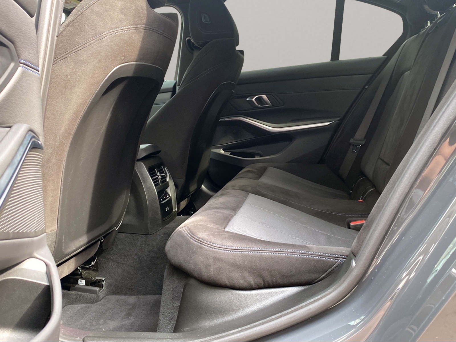 BMW 320 - Bild 17