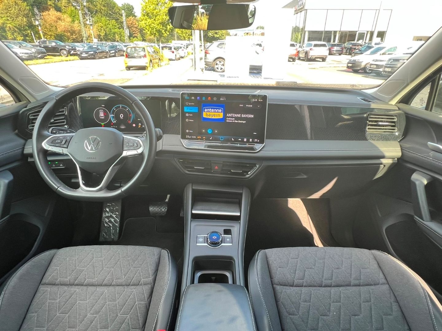Tiguan 2.0 TDI DSG - Navi*AHK*Winterp.*ACC*APP!!