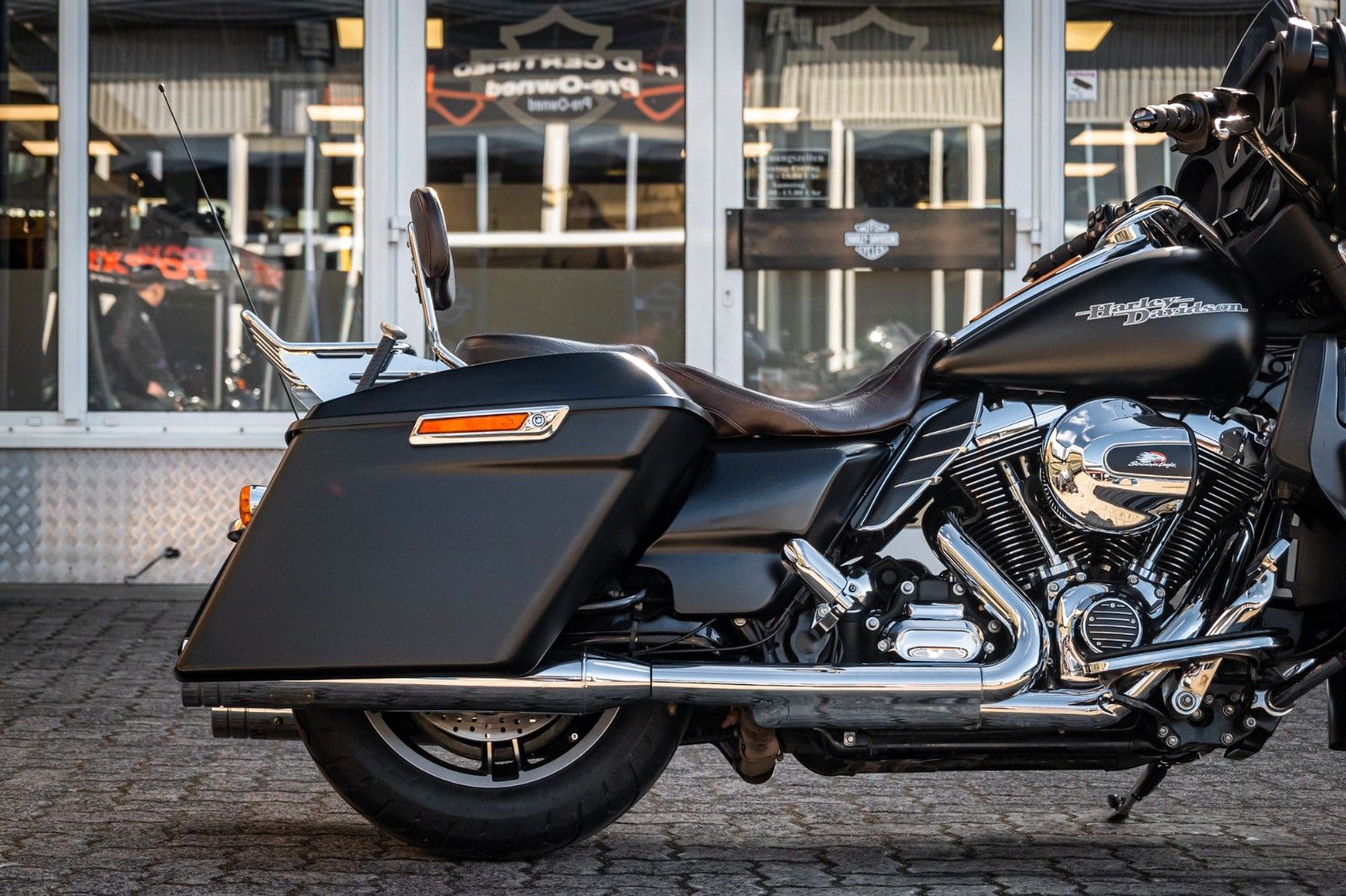 Fahrzeugabbildung Harley-Davidson Street Glide FLHX - JEKILL & HYDE -