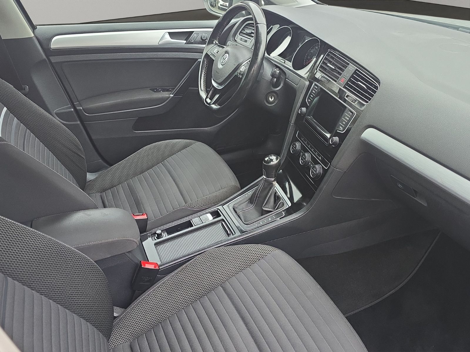 Fahrzeugabbildung Volkswagen Golf VII Cup AUS 1.HAND /Panorama/NAVI/PDC