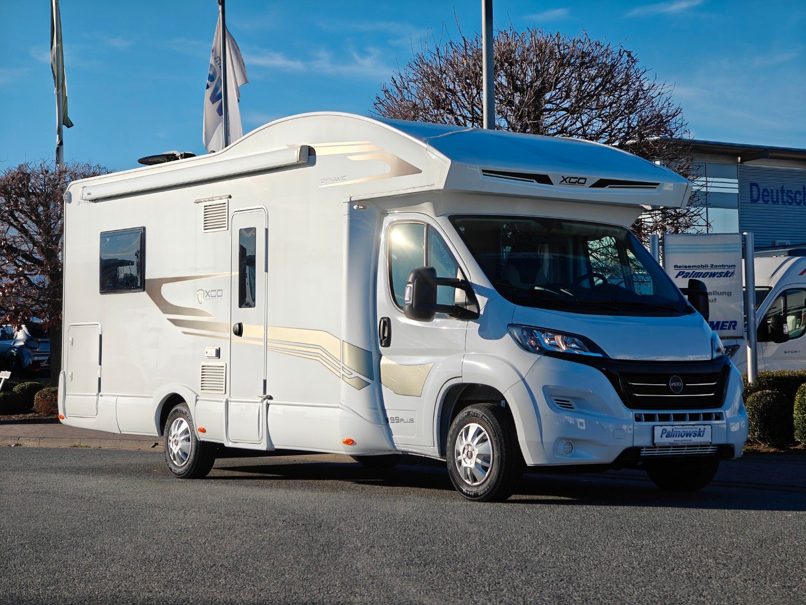 Fahrzeugabbildung XGO Dynamic 99 P + Hubbett, Solar, SAT, TV, Markise