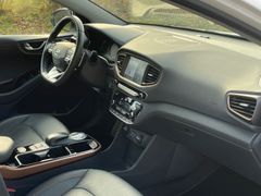Fahrzeugabbildung Hyundai IONIQ Elektro Premium *Kamera*Totwinkel*ACC*LED*