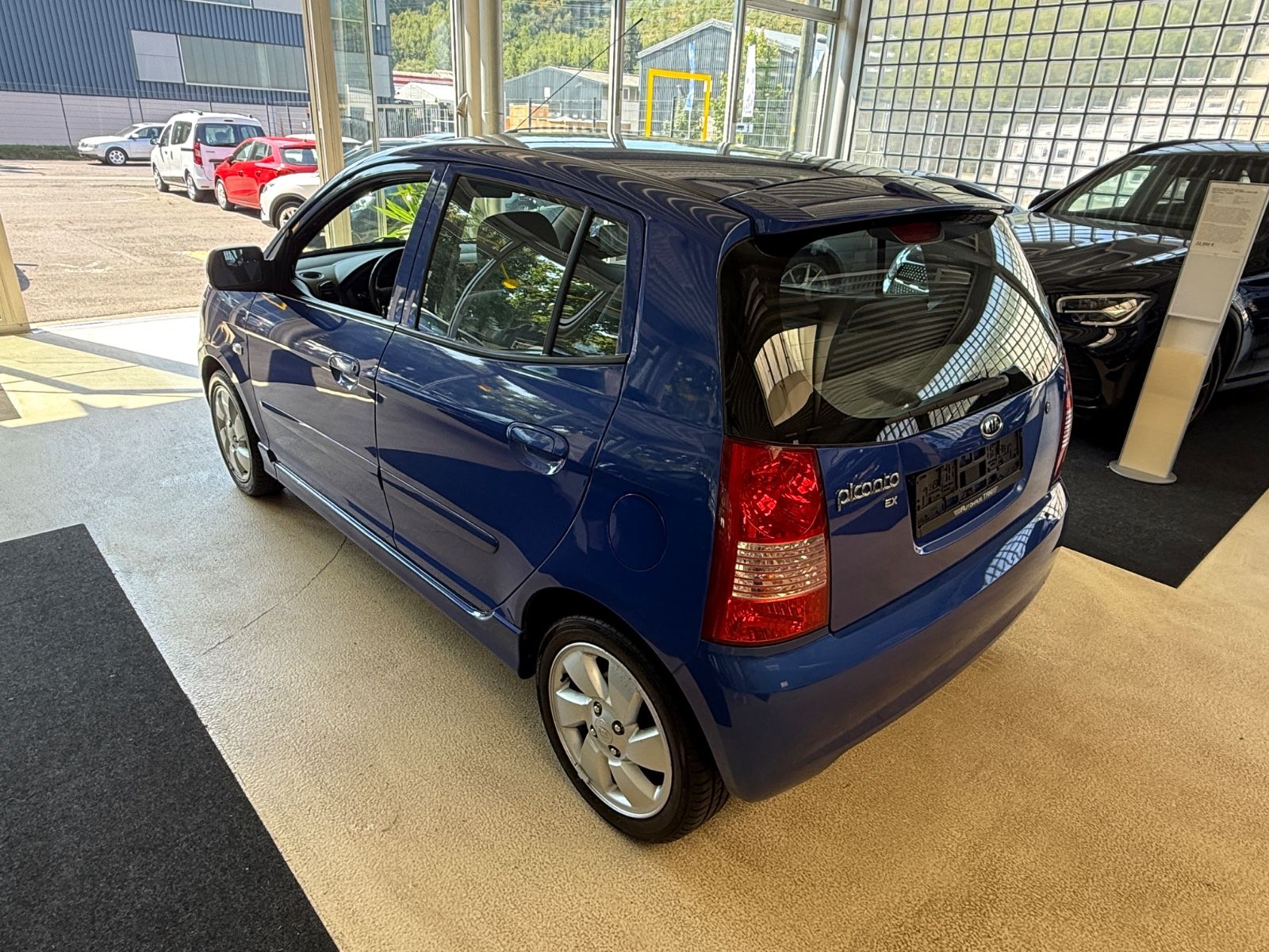 Fahrzeugabbildung Kia Picanto 1.1 EX