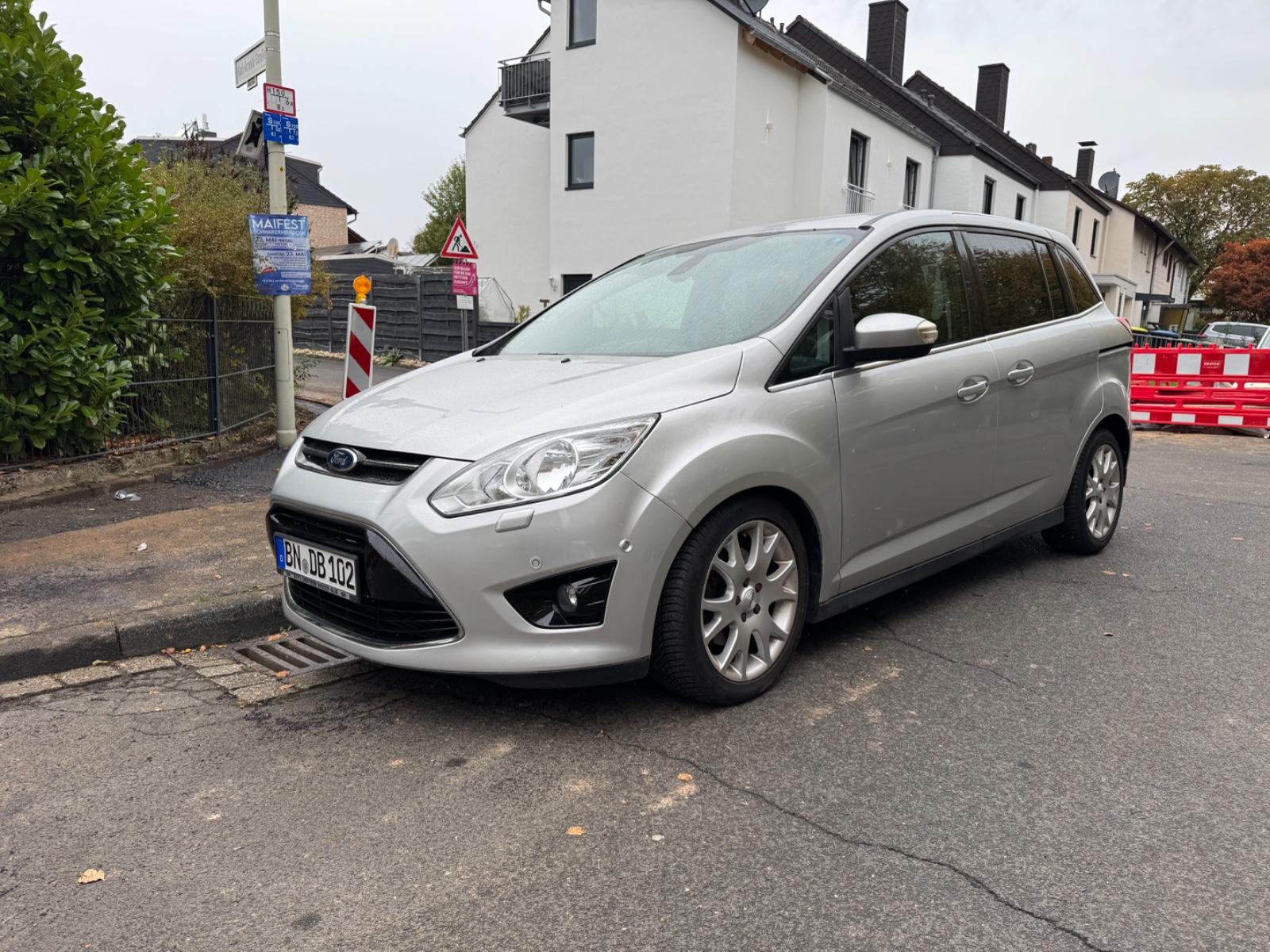 Ford Grand C-MAX 2011 — вигляд ззаду