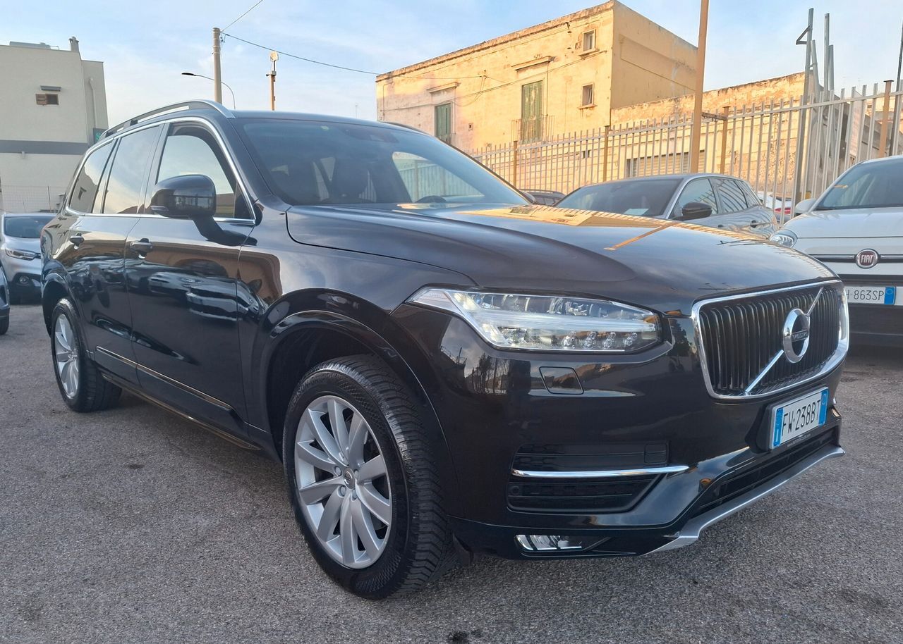 Volvo XC 90 XC90 D5 AWD Geartronic 7 posti Momen imagem 2