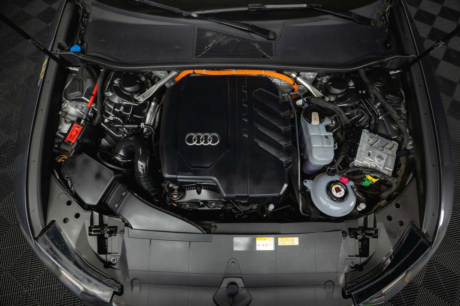 Fahrzeugabbildung Audi A6 Avant 55 TFSIe quattro S-Line Sport *LED*B&O*