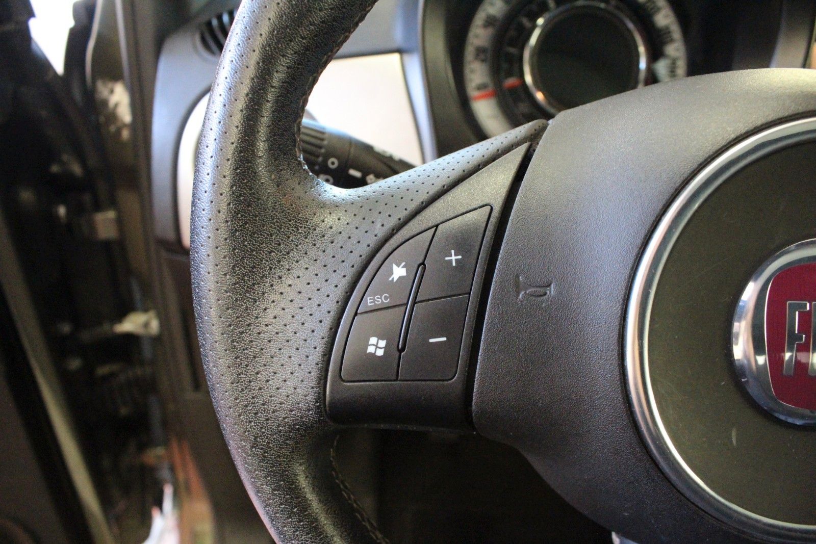 Fahrzeugabbildung Fiat 500 1.2 8V *Sonderedition by Diesel*