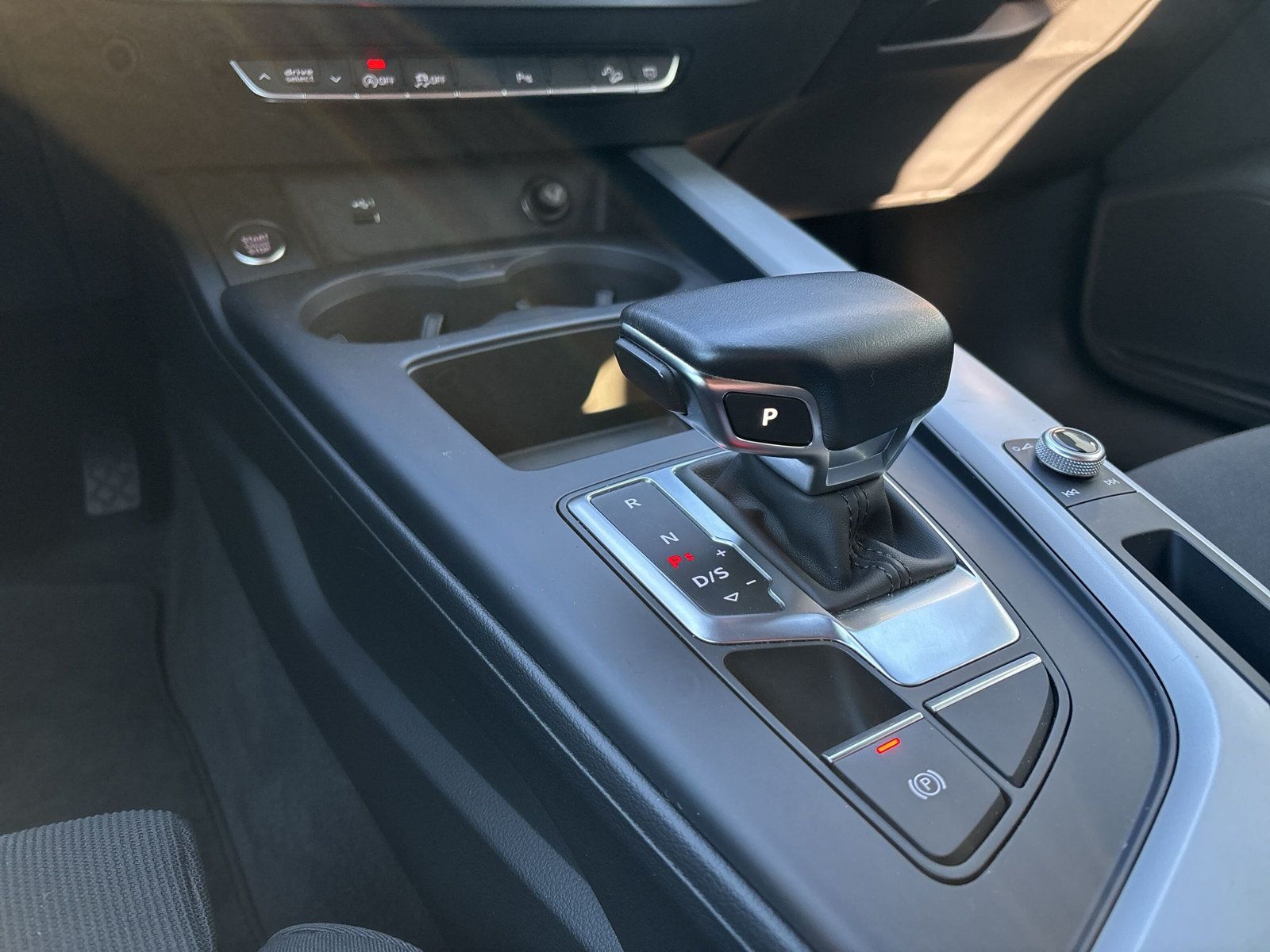 Fahrzeugabbildung Audi A4 allroad 40 TDI quattro tiptronic RFK ACC PDC
