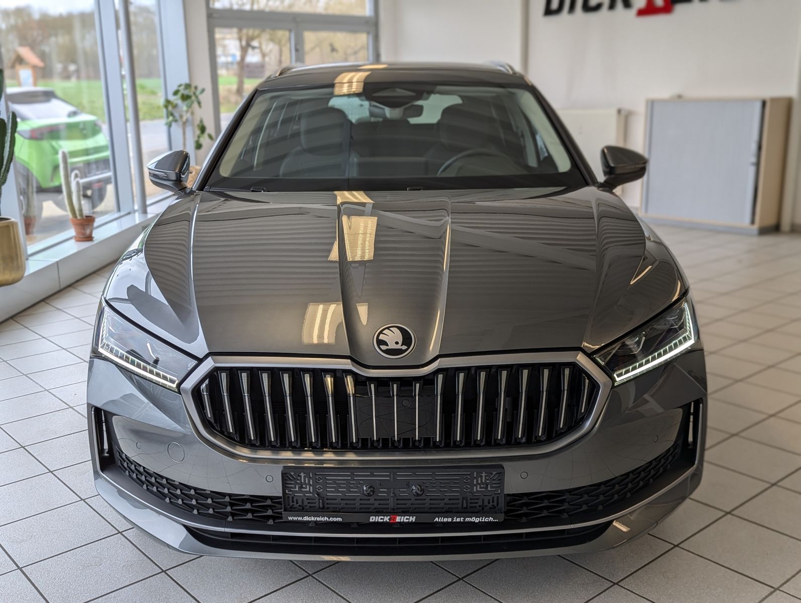 Fahrzeugabbildung SKODA Superb 2.0 TDI 4x4 Selection Matrix AHK 5J Garan
