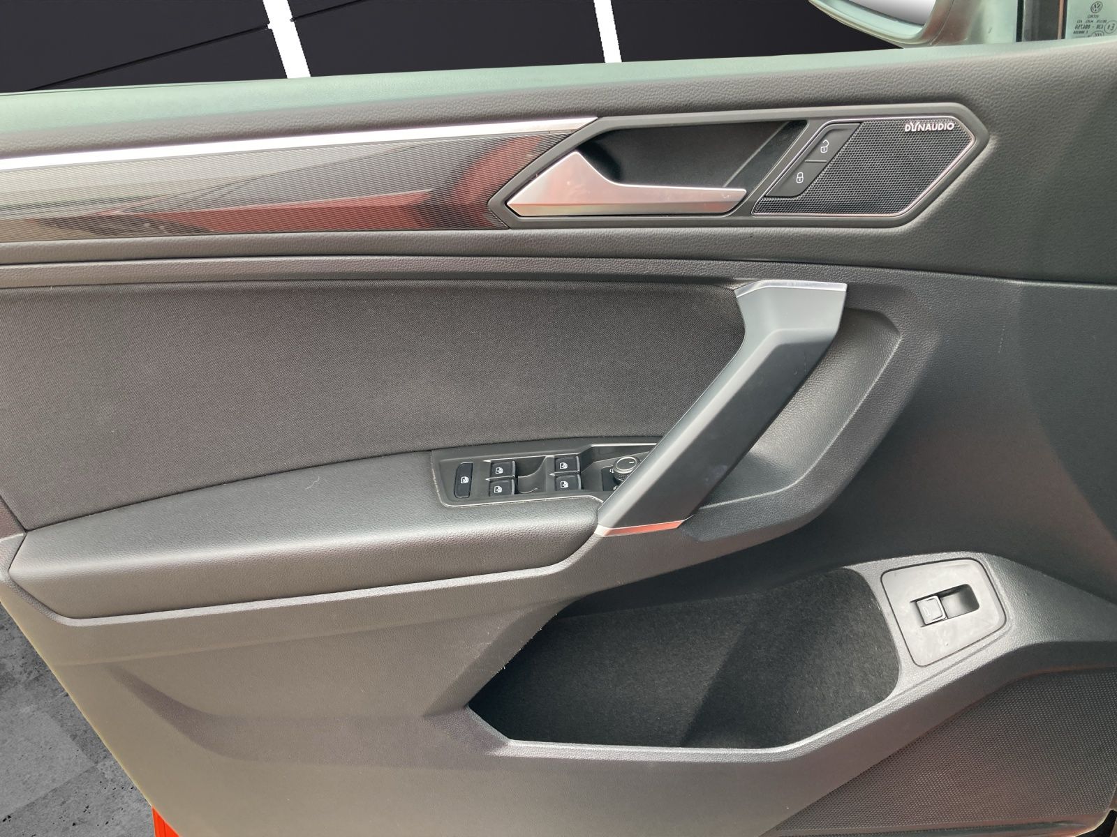 Fahrzeugabbildung Volkswagen Tiguan Allspace TDI Highline DSG 4M STH LED AHK