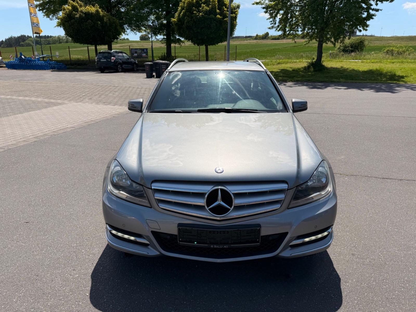 Mercedes-Benz C180 2013 — вигляд ззаду