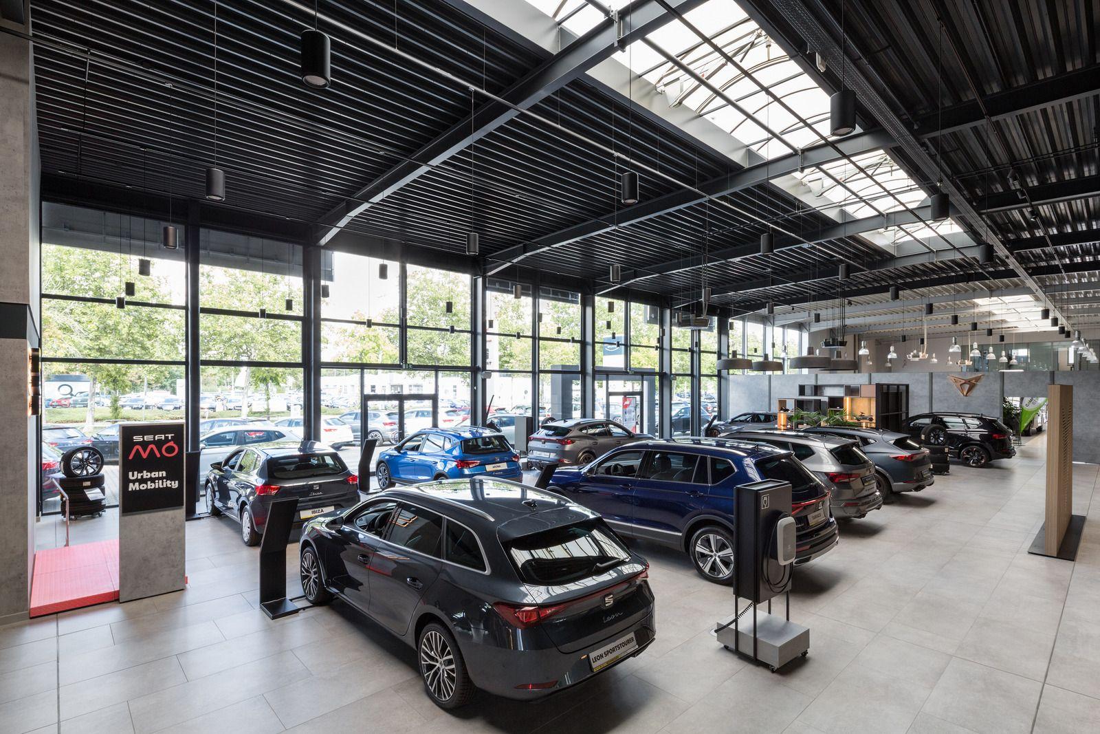 showroom-image-top