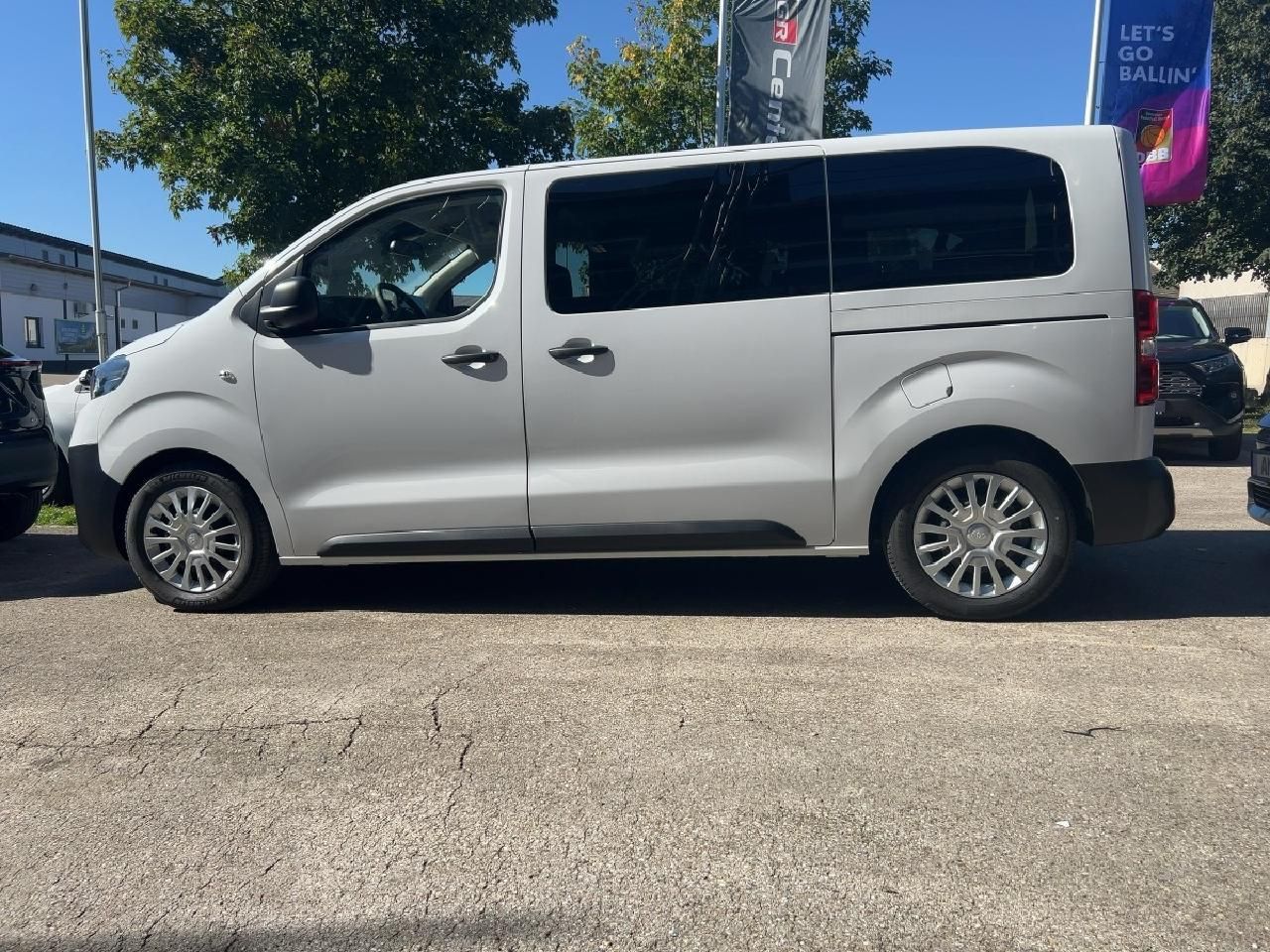 Fahrzeugabbildung Toyota Proace Verso L1 2,0*Comfort*Travel Paket *8-S.