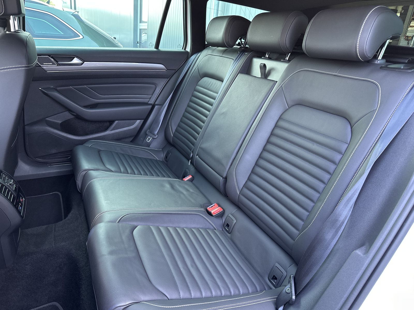 Fahrzeugabbildung Volkswagen Passat Alltrack 2.0 TSI 4M NAV+LED+AHK+VCOCK+360