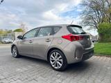 Toyota Auris Hybrid Executive - Toyota Auris Hybrid (/Elektro) Executive mit Benzin-Antrieb