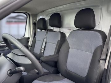 Opel Vivaro - 11