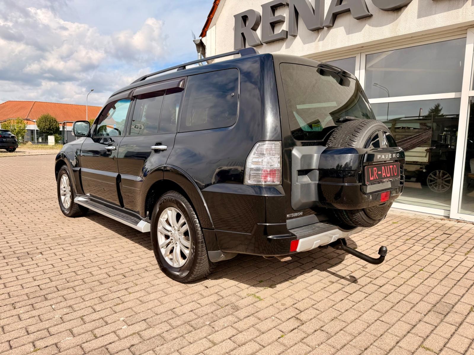 MITSUBISHI PAJERO 3.2 DI-D 200ch 4X4 - 7 PLACES - CUIR - GPS - SIÈGES CHAUFFANTS - TOIT OUVRANT