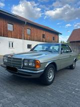 Mercedes-Benz Mercedes Benz 230 CE Coupé (W123) Oldtimer - Mercedes-Benz 230: Ce W123