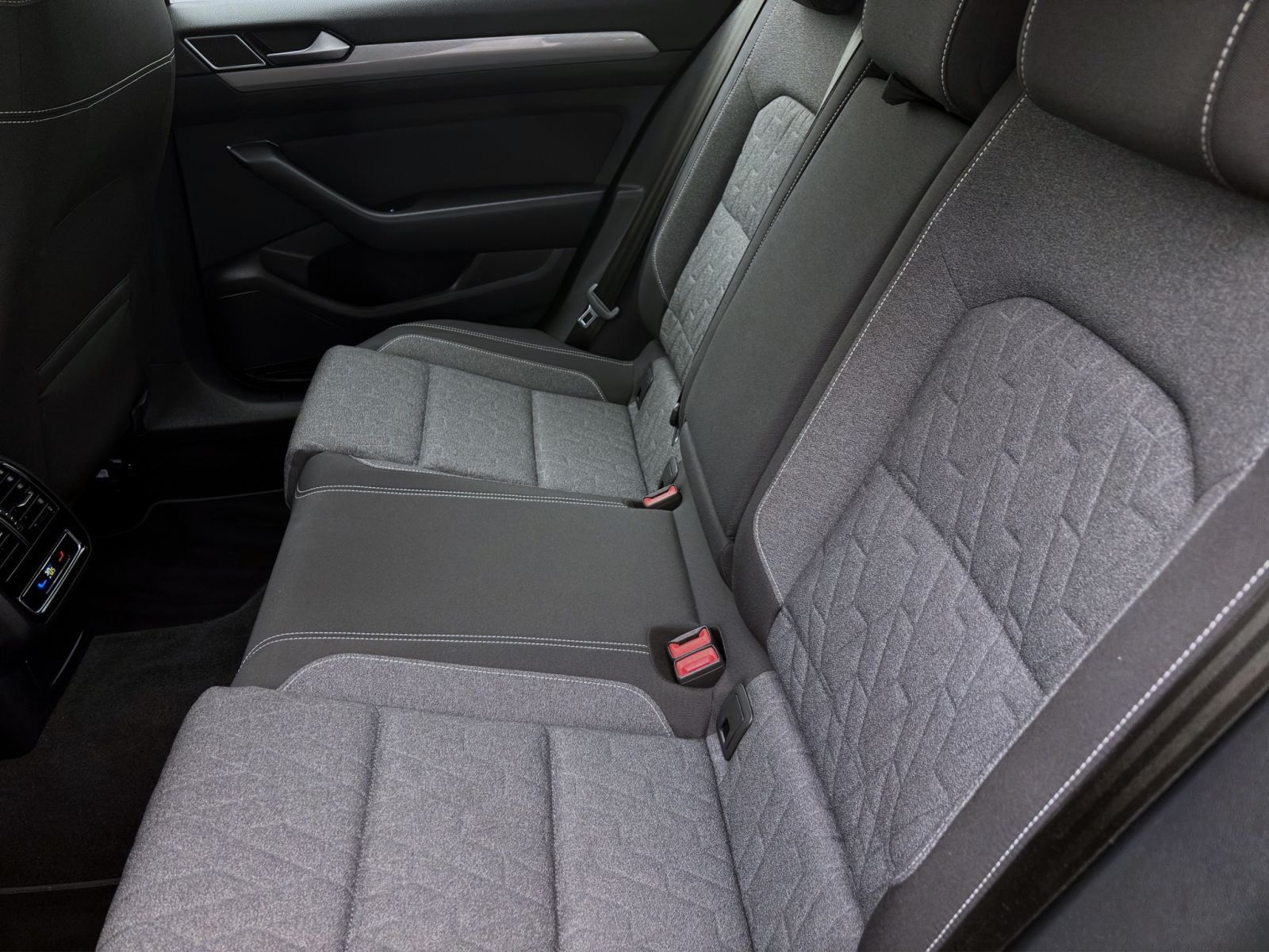 Volkswagen Passat Variant - Bild 16