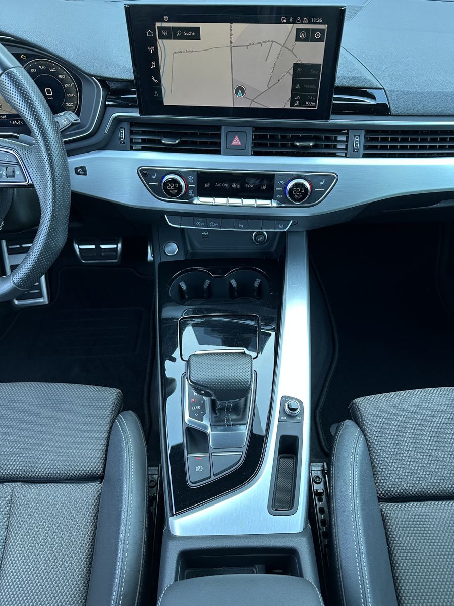 Fahrzeugabbildung Audi A4 Avant 35 TDI S-Line Black NAV+LED+KAM+VC+18ZO