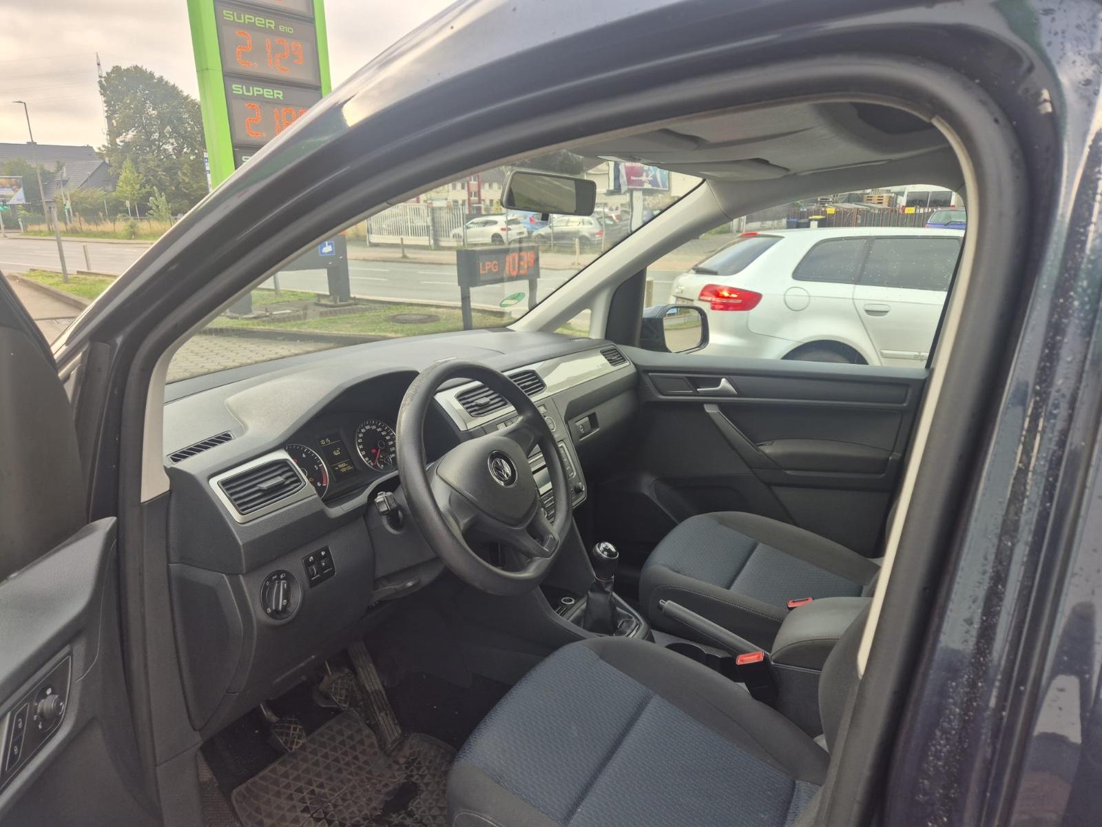 Volkswagen Caddy  Trendline BMT Behindertengerecht