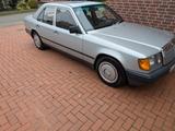 Mercedes-Benz W124 E 230 (H-Zulassung) - silberne Mercedes-Benz E 230