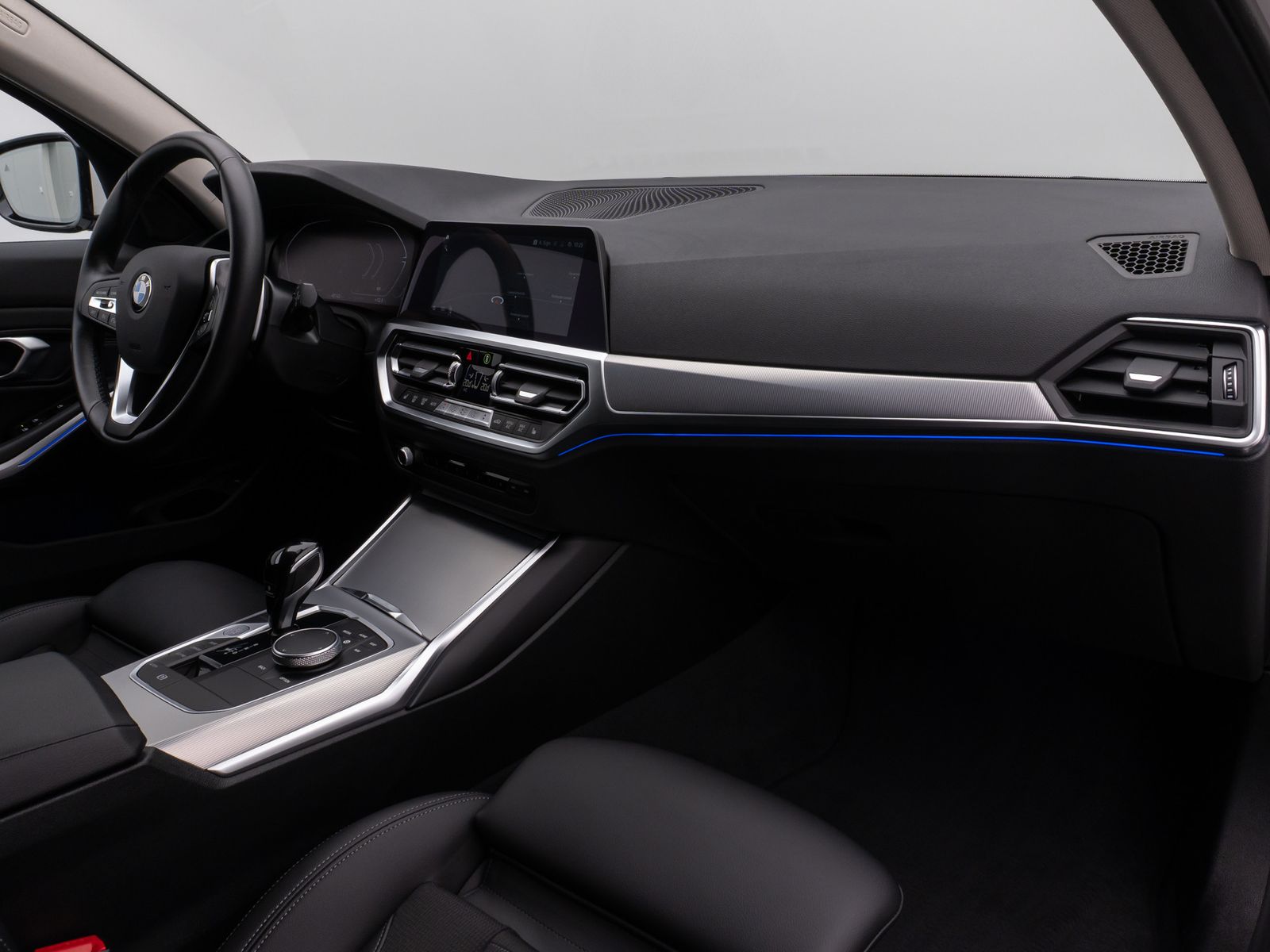 Fahrzeugabbildung BMW 320d Sport Line Kamera DAB HiFi DrivAssist Alarm