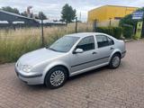 Volkswagen Bora Lim. Basis Klima - Volkswagen Bora: Limousine