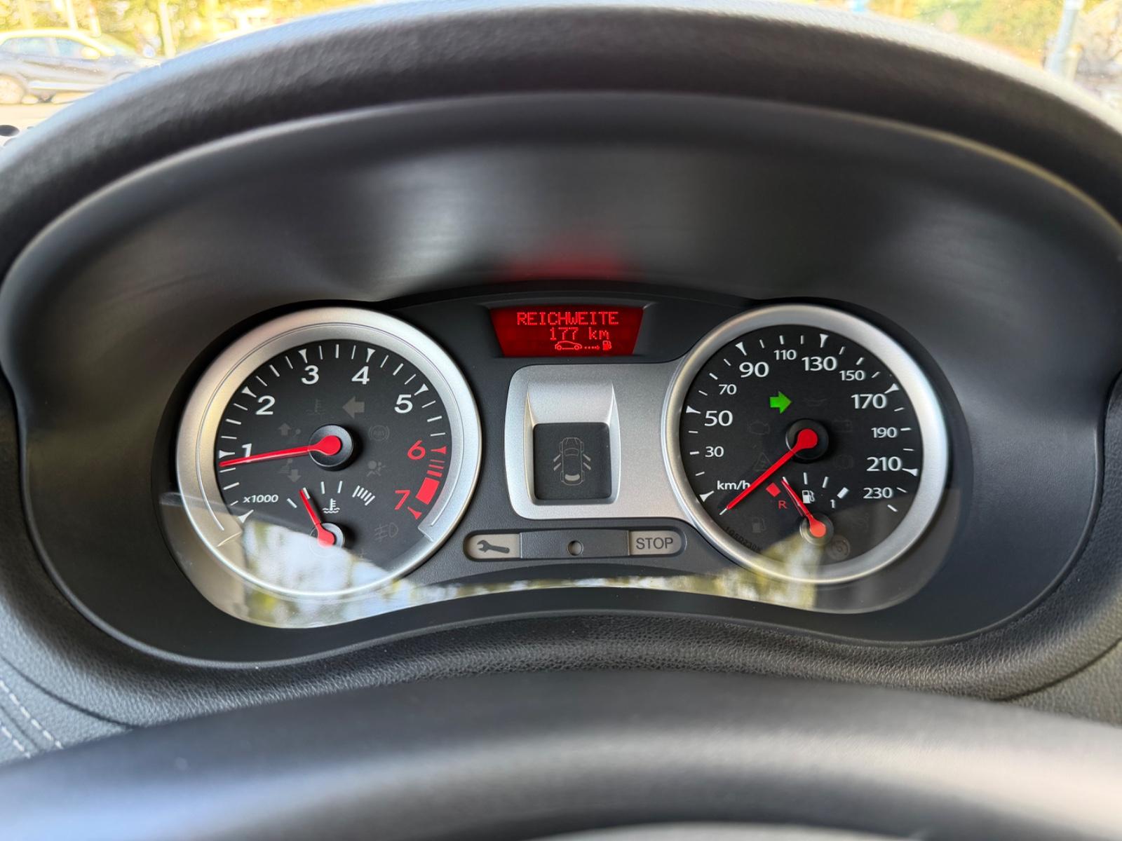 Renault Clio 2011 — photo 5