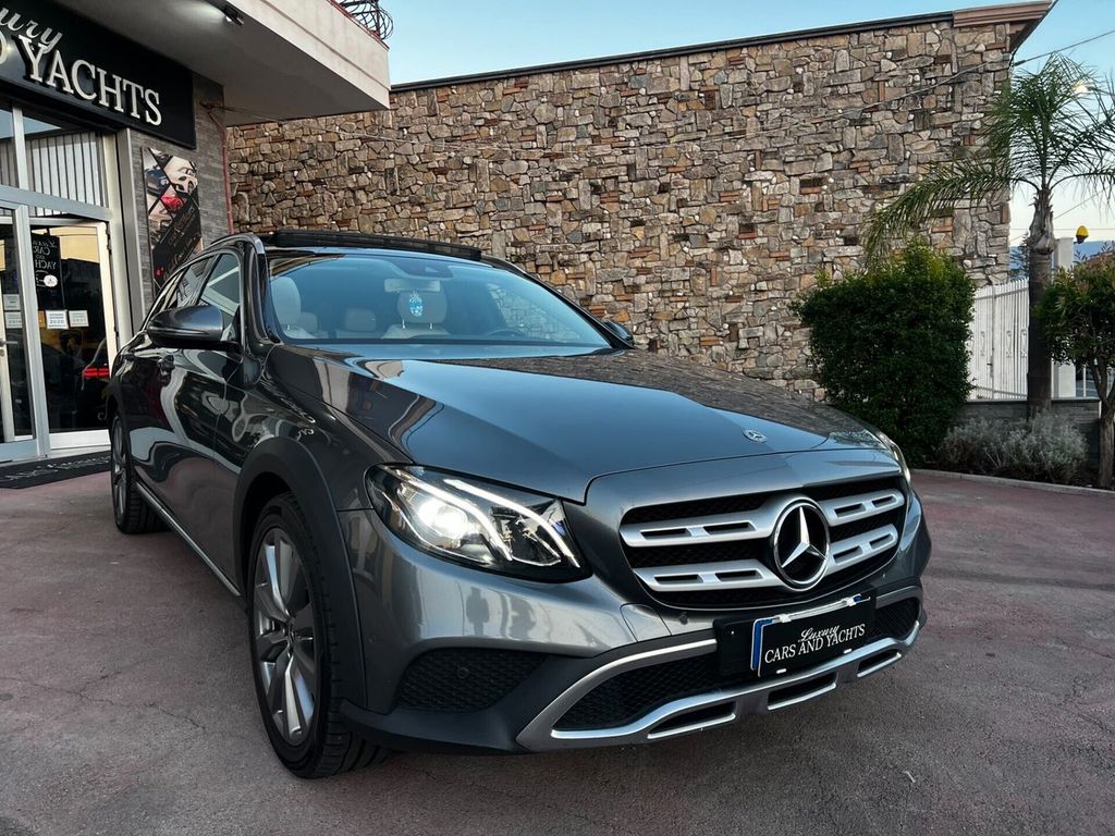Image of Mercedes-Benz E 220