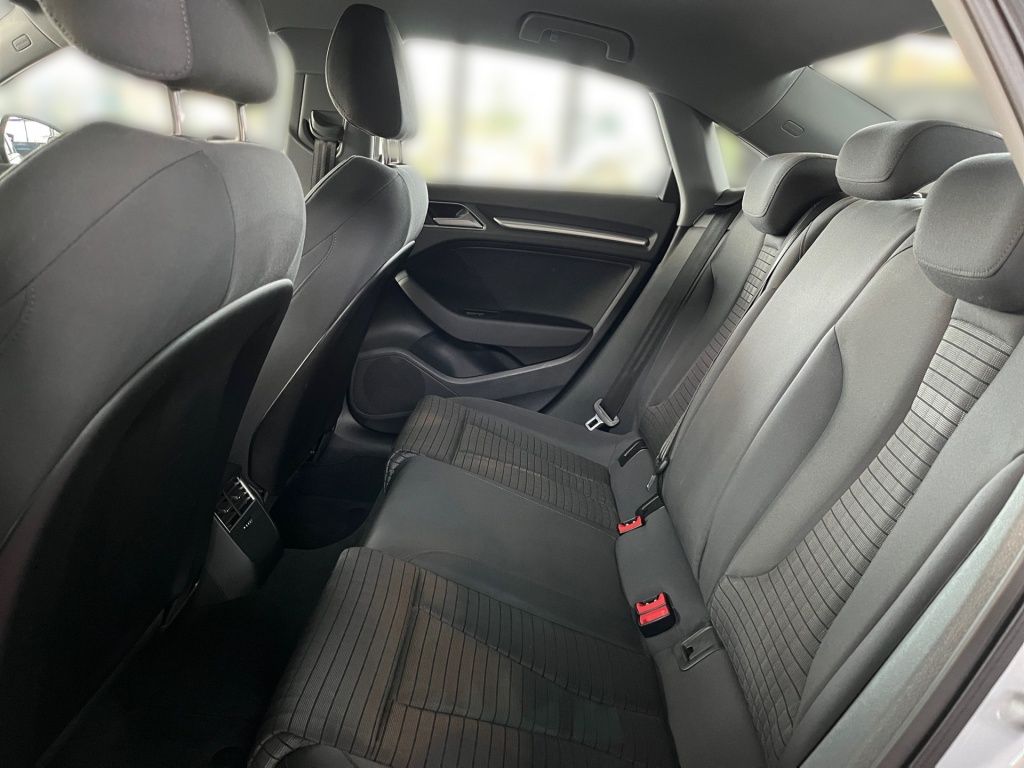 Fahrzeugabbildung Audi A3 35 TFSI Limo ACC Kamera Bi-Xenon PTS Navi