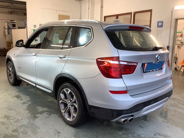 BMW X3 XDRIVE 30d LEDER NAVI LED PANO HUD CAMERA AHK