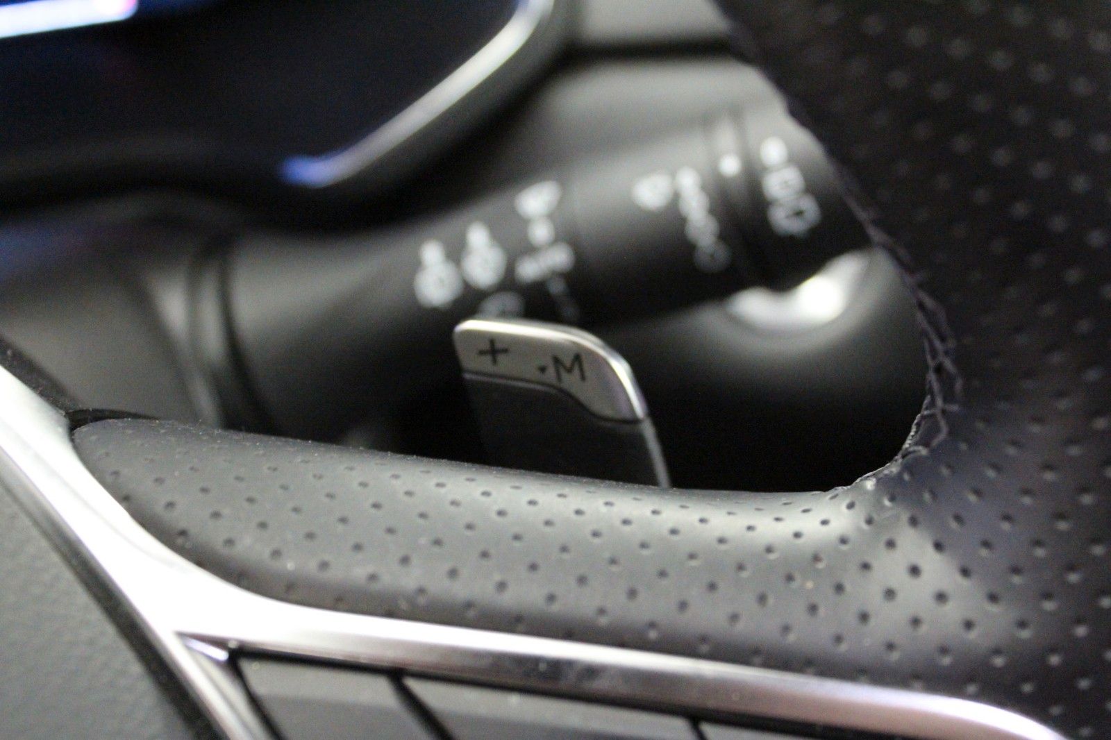 Fahrzeugabbildung Renault Captur Mild Hybrid 160 EDC Techno *Ganzjahresrei