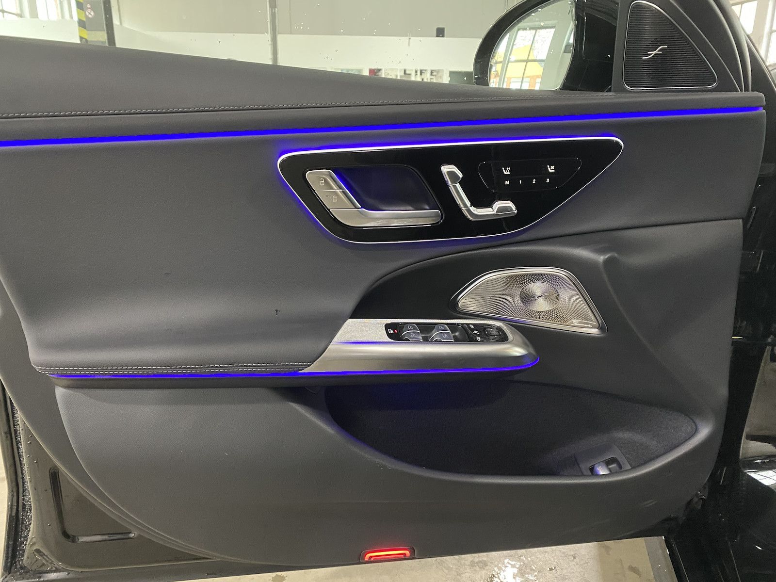 Fahrzeugabbildung Mercedes-Benz E 220 d T 4M Exclusiv/HYPER/PANO/Leder/Pano/DIS/